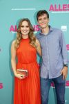 Amsterdam 29 juli 2020
Premiere alles is zoals het zou moeten zijn in euroscoop, De film is naar een boek van Daphne Deckers. Daphne kwam met haar man Richard Krajicek hun kinderen Emma en Alec en de vriendin van Alec