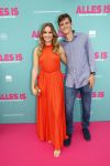 Amsterdam 29 juli 2020
Premiere alles is zoals het zou moeten zijn in euroscoop, De film is naar een boek van Daphne Deckers. Daphne kwam met haar man Richard Krajicek hun kinderen Emma en Alec en de vriendin van Alec