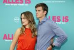 Amsterdam 29 juli 2020
Premiere alles is zoals het zou moeten zijn in euroscoop, De film is naar een boek van Daphne Deckers. Daphne kwam met haar man Richard Krajicek hun kinderen Emma en Alec en de vriendin van Alec