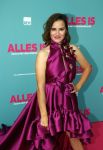 Amsterdam 29 juli 2020
Premiere alles is zoals het zou moeten zijn in euroscoop, De film is naar een boek van Daphne Deckers. Barbara Sloesen kwam met haar vriend en haar ouders