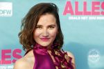 Amsterdam 29 juli 2020
Premiere alles is zoals het zou moeten zijn in euroscoop, De film is naar een boek van Daphne Deckers. Barbara Sloesen kwam met haar vriend en haar ouders