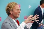 Amsterdam 29 juli 2020
Premiere alles is zoals het zou moeten zijn in euroscoop, De film is naar een boek van Daphne Deckers. Bastiaan v Schaik met zijn nieuwe vriend Bennet
