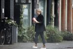 Amsterdam 26 juli 2020
Bridget Maasland in de regen op straat