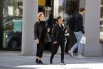 Amsterdam 11 juli 2020
Connie Witteman en Constanza Breukhoven winkelen met de biro