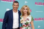 Amsterdam 29 juli 2020
Premiere alles is zoals het zou moeten zijn in euroscoop, De film is naar een boek van Daphne Deckers. Daphne kwam met haar man Richard Krajicek hun kinderen Emma en Alec en de vriendin van Alec