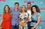 Amsterdam 29 juli 2020
Premiere alles is zoals het zou moeten zijn in euroscoop, De film is naar een boek van Daphne Deckers. Daphne kwam met haar man Richard Krajicek hun kinderen Emma en Alec en de vriendin van Alec