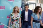 Amsterdam 29 juli 2020
Premiere alles is zoals het zou moeten zijn in euroscoop, De film is naar een boek van Daphne Deckers. Daphne kwam met haar man Richard Krajicek hun kinderen Emma en Alec en de vriendin van Alec