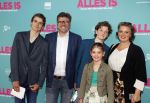 Amsterdam 29 juli 2020
Premiere alles is zoals het zou moeten zijn in euroscoop, De film is naar een boek van Daphne Deckers. Edward Stelder met gezin