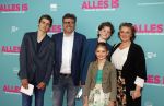 Amsterdam 29 juli 2020
Premiere alles is zoals het zou moeten zijn in euroscoop, De film is naar een boek van Daphne Deckers. Edward Stelder met gezin