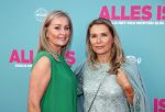 Amsterdam 29 juli 2020
Premiere alles is zoals het zou moeten zijn in euroscoop, De film is naar een boek van Daphne Deckers. Elle v Rijn kwam met een vriendin