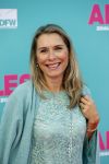 Amsterdam 29 juli 2020
Premiere alles is zoals het zou moeten zijn in euroscoop, De film is naar een boek van Daphne Deckers. Elle v Rijn kwam met een vriendin