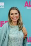Amsterdam 29 juli 2020
Premiere alles is zoals het zou moeten zijn in euroscoop, De film is naar een boek van Daphne Deckers. Elle v Rijn kwam met een vriendin