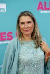Amsterdam 29 juli 2020
Premiere alles is zoals het zou moeten zijn in euroscoop, De film is naar een boek van Daphne Deckers. Elle v Rijn kwam met een vriendin