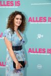 Amsterdam 29 juli 2020
Premiere alles is zoals het zou moeten zijn in euroscoop, De film is naar een boek van Daphne Deckers. Daphne kwam met haar man Richard Krajicek hun kinderen Emma en Alec en de vriendin van Alec
