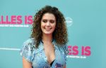Amsterdam 29 juli 2020
Premiere alles is zoals het zou moeten zijn in euroscoop, De film is naar een boek van Daphne Deckers. Daphne kwam met haar man Richard Krajicek hun kinderen Emma en Alec en de vriendin van Alec