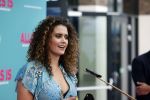 Amsterdam 29 juli 2020
Premiere alles is zoals het zou moeten zijn in euroscoop, De film is naar een boek van Daphne Deckers. Daphne kwam met haar man Richard Krajicek hun kinderen Emma en Alec en de vriendin van Alec