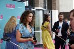 Amsterdam 29 juli 2020
Premiere alles is zoals het zou moeten zijn in euroscoop, De film is naar een boek van Daphne Deckers. Daphne kwam met haar man Richard Krajicek hun kinderen Emma en Alec en de vriendin van Alec