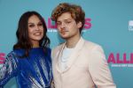 Amsterdam 29 juli 2020
Premiere alles is zoals het zou moeten zijn in euroscoop, De film is naar een boek van Daphne Deckers. Holly Brood kwam met vriend Soy Kroon