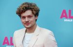 Amsterdam 29 juli 2020
Premiere alles is zoals het zou moeten zijn in euroscoop, De film is naar een boek van Daphne Deckers. Holly Brood kwam met vriend Soy Kroon