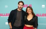 Amsterdam 29 juli 2020
Premiere alles is zoals het zou moeten zijn in euroscoop, De film is naar een boek van Daphne Deckers. Jord Knotter met zijn vriendin