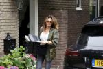Huizen 25 juli 2020
Leontine Borsato met interieur designer Olga Wintermans bij haar nieuw huis .