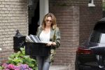 Huizen 25 juli 2020
Leontine Borsato met interieur designer Olga Wintermans bij haar nieuw huis .