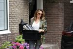 Huizen 25 juli 2020
Leontine Borsato met interieur designer Olga Wintermans bij haar nieuw huis .