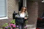 Huizen 25 juli 2020
Leontine Borsato met interieur designer Olga Wintermans bij haar nieuw huis .