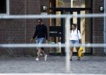 Rotterdam 22 juli 2020
Mattie Valk met zijn vriendin en haar zoontje bij zijn huis/appartement