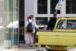 Rotterdam 22 juli 2020
Mattie Valk met zijn vriendin en haar zoontje bij zijn huis/appartement