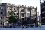 Rotterdam 22 juli 2020
Mattie Valk met zijn vriendin en haar zoontje bij zijn huis/appartement
