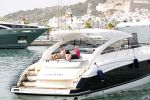 ibiza 1 augustus 2020
Michael v Gerwen en zijn vrouw Daphne met hun kinderen Zoe en Mike op ibiza . Ze gingen heerlijk met een boot varen