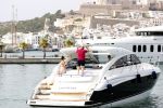 ibiza 1 augustus 2020
Michael v Gerwen en zijn vrouw Daphne met hun kinderen Zoe en Mike op ibiza . Ze gingen heerlijk met een boot varen
