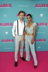 Amsterdam 29 juli 2020
Premiere alles is zoals het zou moeten zijn in euroscoop, De film is naar een boek van Daphne Deckers. Moise Trustfull met vriend Kaj v d Voort `