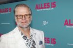 Amsterdam 29 juli 2020
Premiere alles is zoals het zou moeten zijn in euroscoop, De film is naar een boek van Daphne Deckers. Patrick Stoof kwam met zijn dochter