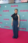 Amsterdam 29 juli 2020
Premiere alles is zoals het zou moeten zijn in euroscoop, De film is naar een boek van Daphne Deckers. Sanne Langelaar
