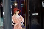 Amsterdam 28 juli 2020
Sigrid ten Napel op straat in amsterdam zuid
