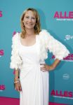 Amsterdam 29 juli 2020
Premiere alles is zoals het zou moeten zijn in euroscoop, De film is naar een boek van Daphne Deckers. Simone v d Vlugt
