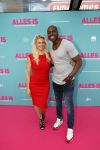 Amsterdam 29 juli 2020
Premiere alles is zoals het zou moeten zijn in euroscoop, De film is naar een boek van Daphne Deckers. Steven Brunswijk met partner
