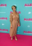 Amsterdam 29 juli 2020
Premiere alles is zoals het zou moeten zijn in euroscoop, De film is naar een boek van Daphne Deckers. Stijn Franken kwam met een vriend