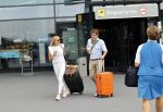 Schiphol 17 augustus 2020
Toine v Peperstraten arriveert na zijn vakantie met zijn vriendin Renate Bommer op schiphol