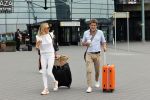Schiphol 17 augustus 2020
Toine v Peperstraten arriveert na zijn vakantie met zijn vriendin Renate Bommer op schiphol