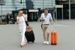 Schiphol 17 augustus 2020
Toine v Peperstraten arriveert na zijn vakantie met zijn vriendin Renate Bommer op schiphol