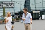 Schiphol 17 augustus 2020
Toine v Peperstraten arriveert na zijn vakantie met zijn vriendin Renate Bommer op schiphol