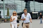 Schiphol 17 augustus 2020
Toine v Peperstraten arriveert na zijn vakantie met zijn vriendin Renate Bommer op schiphol