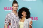 Amsterdam 29 juli 2020
Premiere alles is zoals het zou moeten zijn in euroscoop, De film is naar een boek van Daphne Deckers. Veronica v Hoogdalem met een vriend