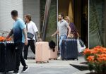 Schiphol Mijdrecht 25 juli 2022
Andre Hazes zijn zoontje Andre jr en ex Monique Westenberg arriveren op schiphol na een vakantie naar Thailand . Ze worden bij het VIP Cenrum opgehaald door Djarno en Diego Hofland die Andre naar het huis van zijn moeder Rachel in Mijdrecht brengen. Monique en Andre Jr gaan met chauffeur naar Berkel en Rodenrijs.