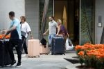 Schiphol Mijdrecht 25 juli 2022
Andre Hazes zijn zoontje Andre jr en ex Monique Westenberg arriveren op schiphol na een vakantie naar Thailand . Ze worden bij het VIP Cenrum opgehaald door Djarno en Diego Hofland die Andre naar het huis van zijn moeder Rachel in Mijdrecht brengen. Monique en Andre Jr gaan met chauffeur naar Berkel en Rodenrijs.