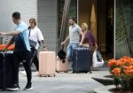 Schiphol Mijdrecht 25 juli 2022
Andre Hazes zijn zoontje Andre jr en ex Monique Westenberg arriveren op schiphol na een vakantie naar Thailand . Ze worden bij het VIP Cenrum opgehaald door Djarno en Diego Hofland die Andre naar het huis van zijn moeder Rachel in Mijdrecht brengen. Monique en Andre Jr gaan met chauffeur naar Berkel en Rodenrijs.