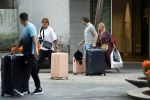 Schiphol Mijdrecht 25 juli 2022
Andre Hazes zijn zoontje Andre jr en ex Monique Westenberg arriveren op schiphol na een vakantie naar Thailand . Ze worden bij het VIP Cenrum opgehaald door Djarno en Diego Hofland die Andre naar het huis van zijn moeder Rachel in Mijdrecht brengen. Monique en Andre Jr gaan met chauffeur naar Berkel en Rodenrijs.